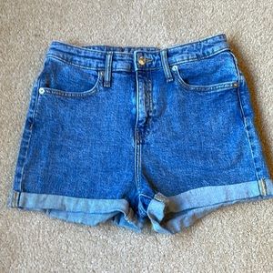 Wild Fable high waisted denim shorts size 8